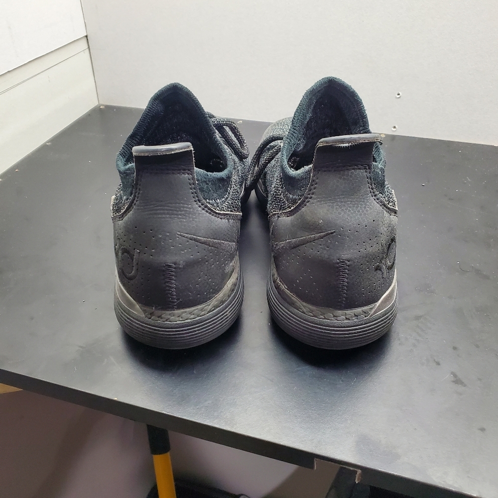 Black size 8 KD 11 Black Twilight Pulse